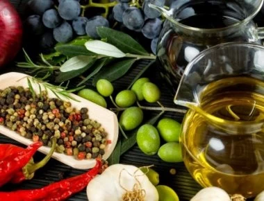 Μεσογειακή διατροφή: Σωτήρια για αυτές τις παθήσεις
